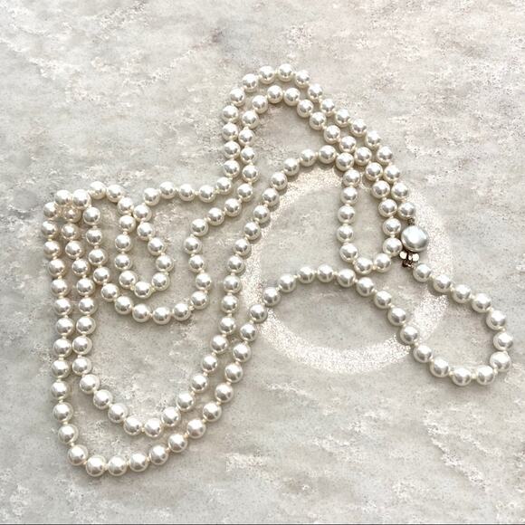 Vintage 1980s JAPAN faux pearl long necklace - Picture 3 of 5